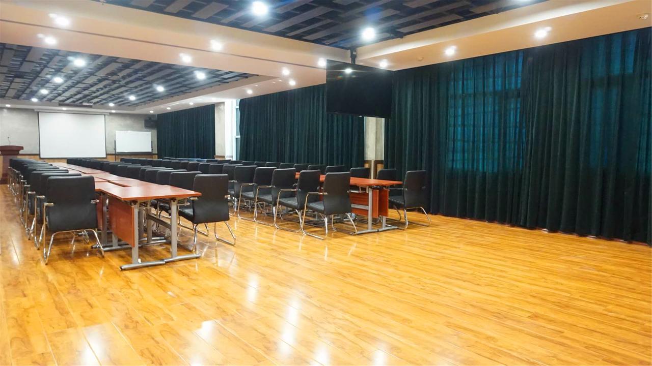 Nostalgia Hotel Near Tianjin Polar Ocean Word- Tianjin Fonte Joy World, 10 Minutes Drive Away From Tianjin Tanggu High-Speed Railway Station, Free Ice-Cream, Mineral Water, Snacks And Laundry Service, English Communication Well Dış mekan fotoğraf