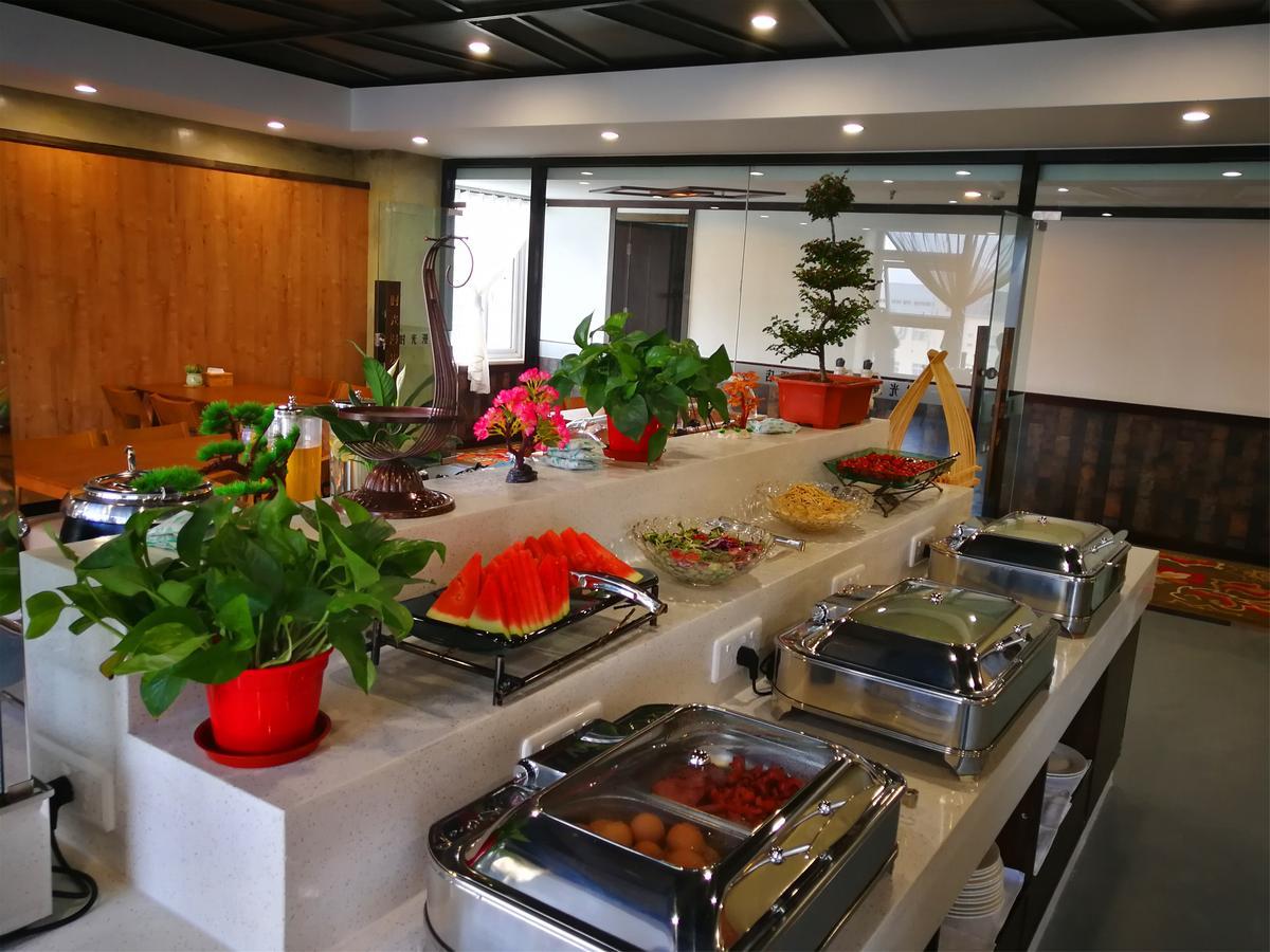 Nostalgia Hotel Near Tianjin Polar Ocean Word- Tianjin Fonte Joy World, 10 Minutes Drive Away From Tianjin Tanggu High-Speed Railway Station, Free Ice-Cream, Mineral Water, Snacks And Laundry Service, English Communication Well Dış mekan fotoğraf