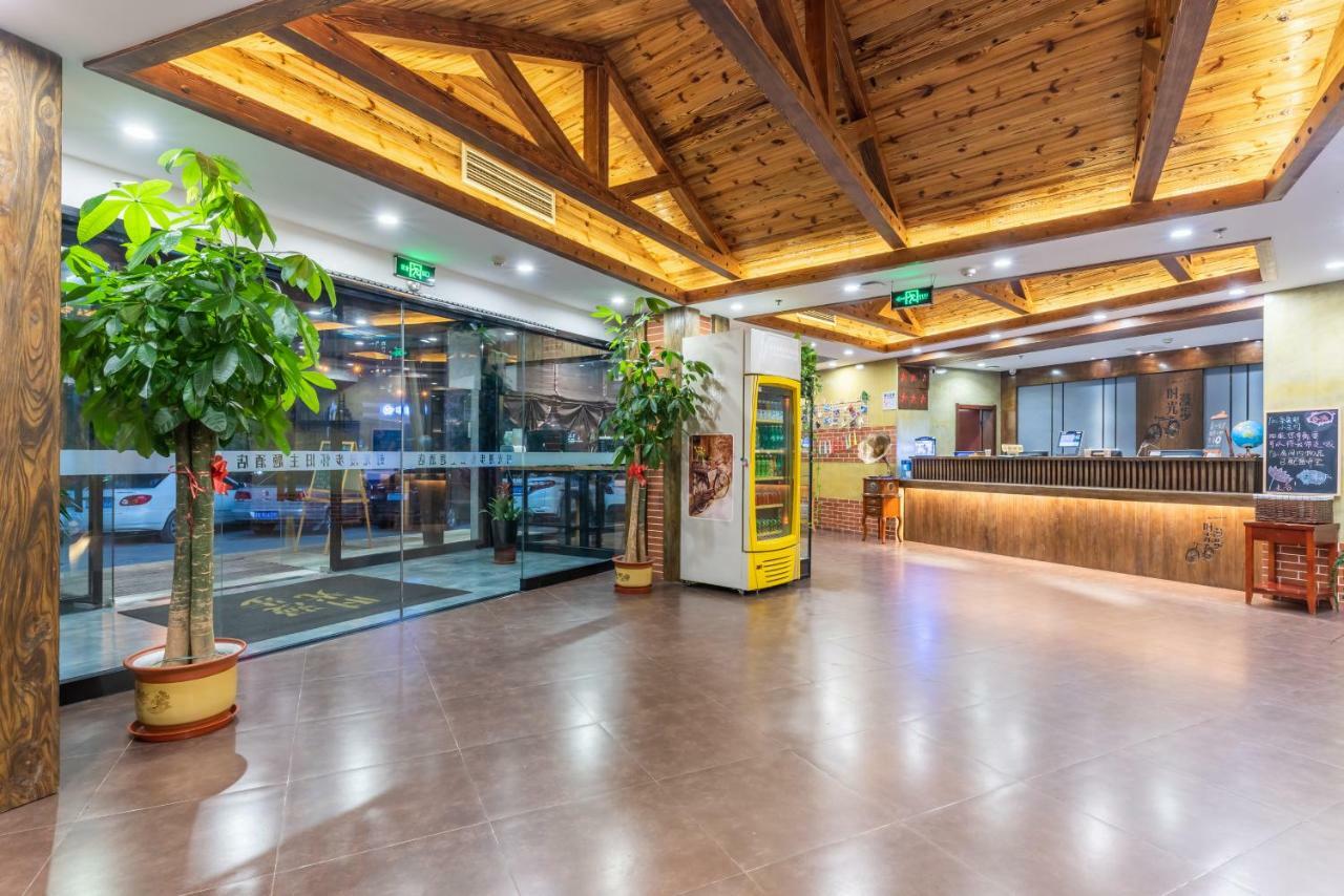 Nostalgia Hotel Near Tianjin Polar Ocean Word- Tianjin Fonte Joy World, 10 Minutes Drive Away From Tianjin Tanggu High-Speed Railway Station, Free Ice-Cream, Mineral Water, Snacks And Laundry Service, English Communication Well Dış mekan fotoğraf