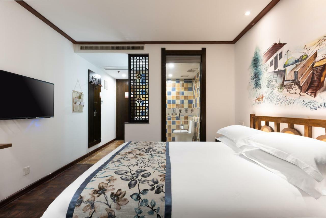 Nostalgia Hotel Near Tianjin Polar Ocean Word- Tianjin Fonte Joy World, 10 Minutes Drive Away From Tianjin Tanggu High-Speed Railway Station, Free Ice-Cream, Mineral Water, Snacks And Laundry Service, English Communication Well Dış mekan fotoğraf