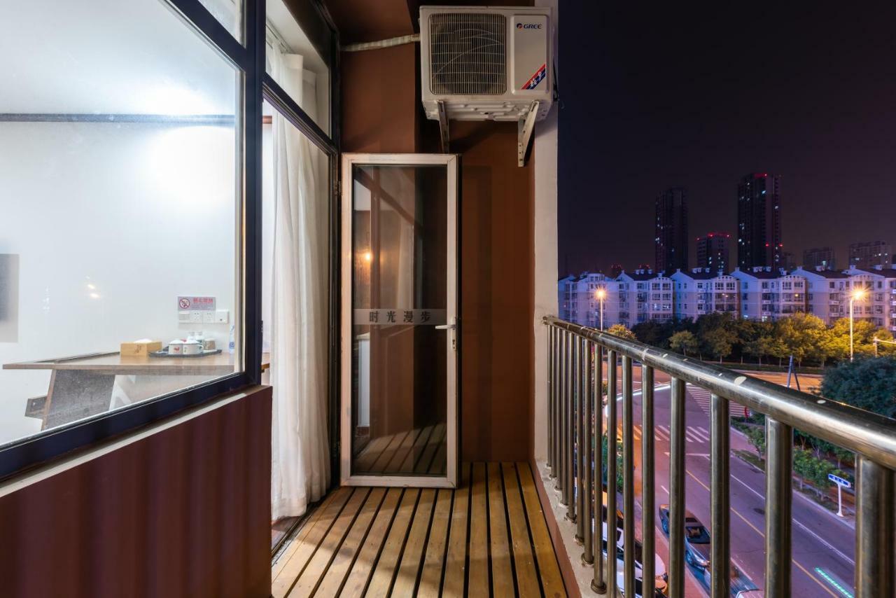 Nostalgia Hotel Near Tianjin Polar Ocean Word- Tianjin Fonte Joy World, 10 Minutes Drive Away From Tianjin Tanggu High-Speed Railway Station, Free Ice-Cream, Mineral Water, Snacks And Laundry Service, English Communication Well Dış mekan fotoğraf